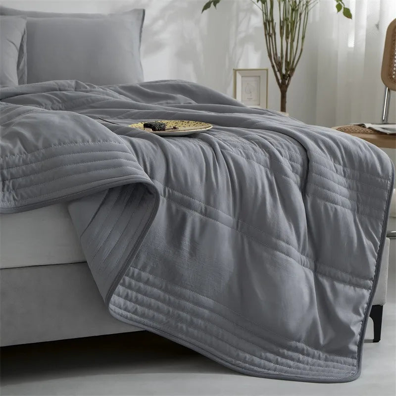 Lightweight washable summer comforter with pleated design, breathable fiber-filled cooling blanket for adults