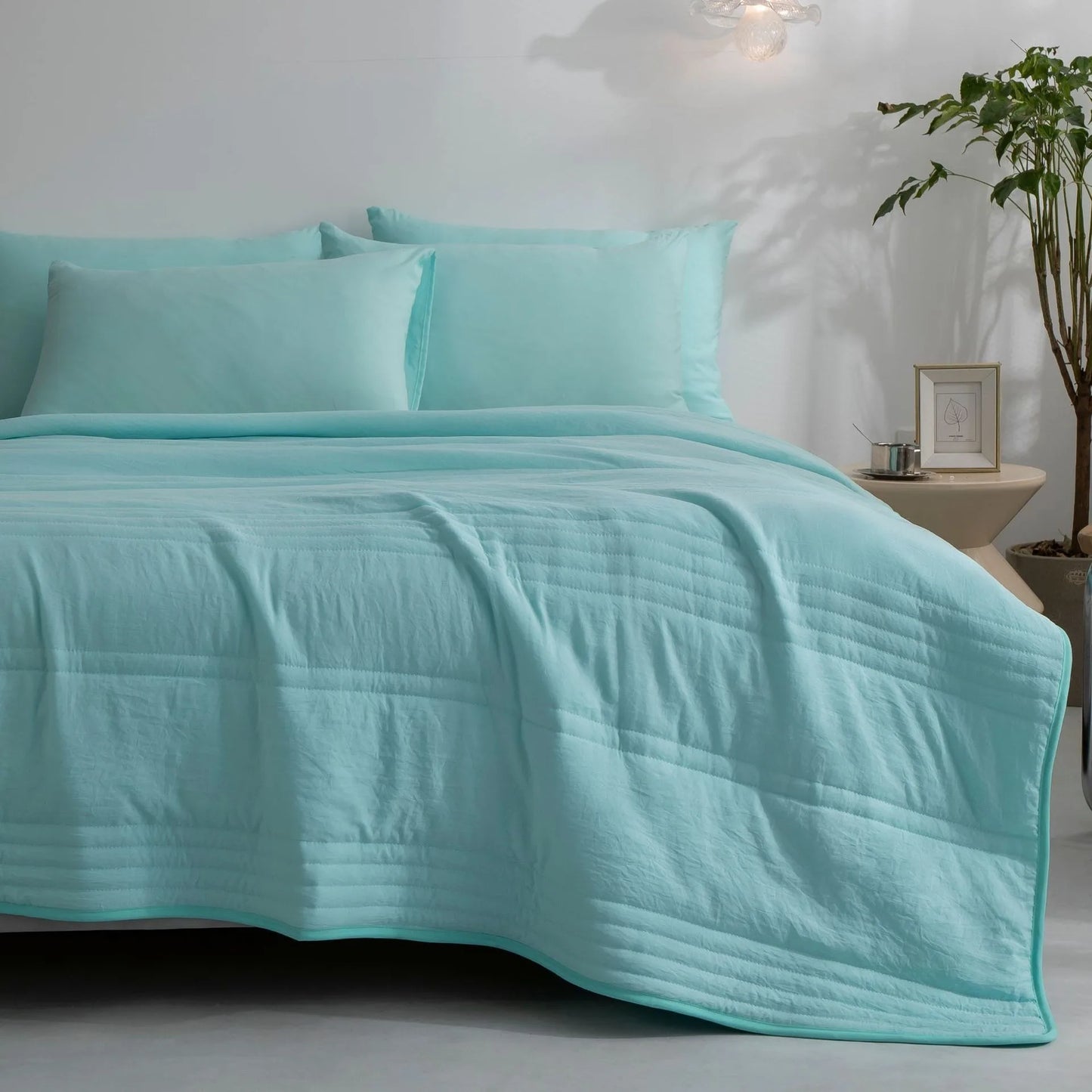 Lightweight Summer Cooling Comforter – Skin-Friendly Air Conditioning Blanket with Soft Fiber Fill