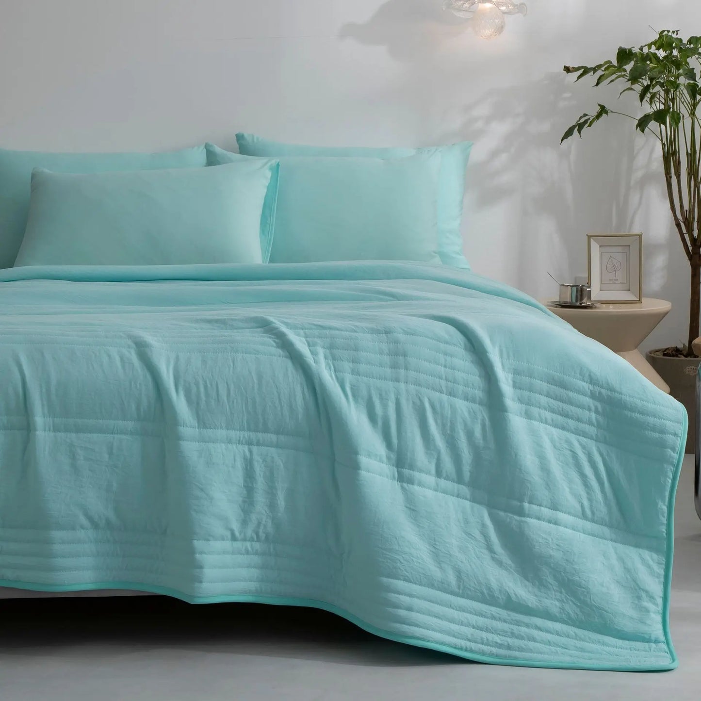 Lightweight Summer Cooling Comforter – Skin-Friendly Air Conditioning Blanket with Soft Fiber Fill