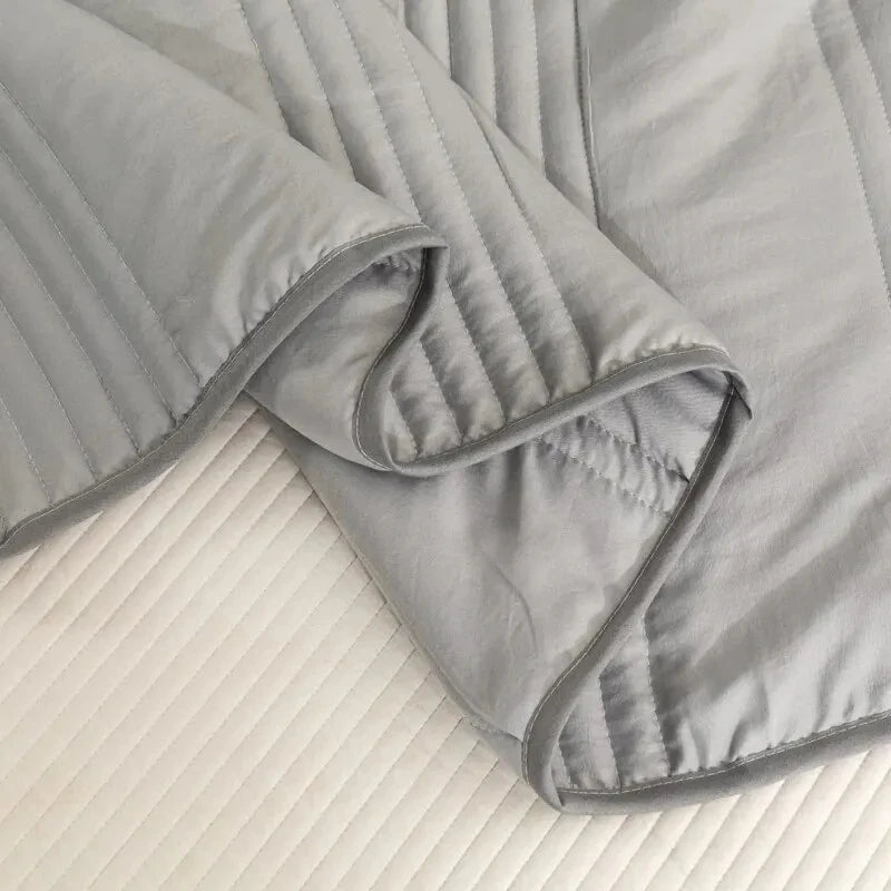 Lightweight Summer Cooling Comforter – Skin-Friendly Air Conditioning Blanket with Soft Fiber Fill