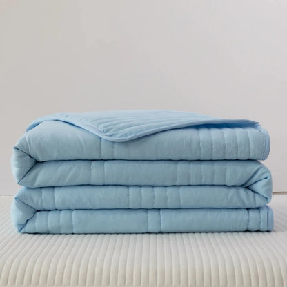 Lightweight Summer Cooling Comforter – Skin-Friendly Air Conditioning Blanket with Soft Fiber Fill